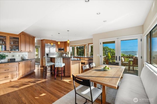 8297 SE 82nd Street, Mercer Island, WA 98040