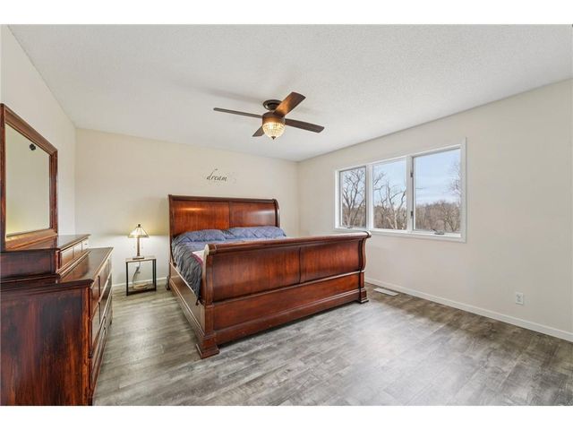 848 Mcdiarmid Drive, Hudson, WI 54016