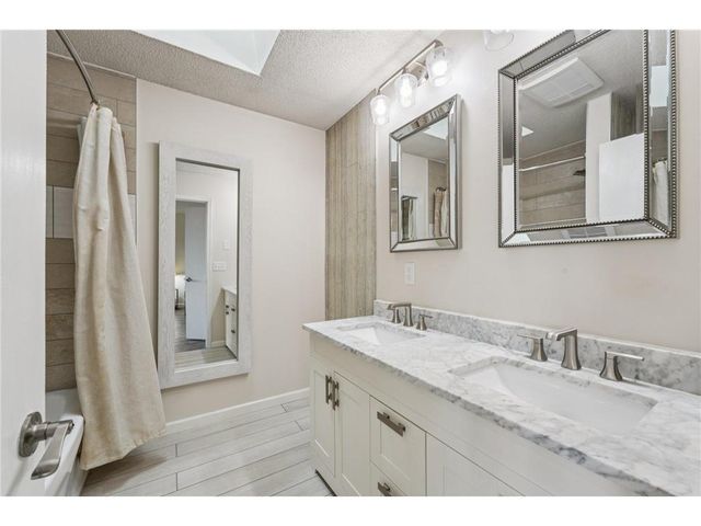 848 Mcdiarmid Drive, Hudson, WI 54016