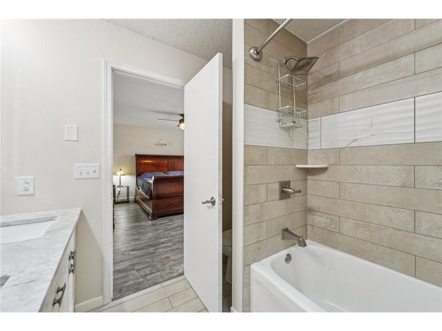 848 Mcdiarmid Drive, Hudson, WI 54016