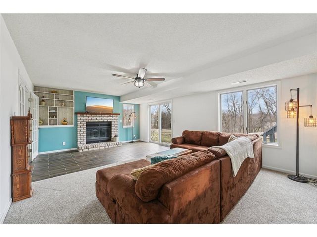 848 Mcdiarmid Drive, Hudson, WI 54016