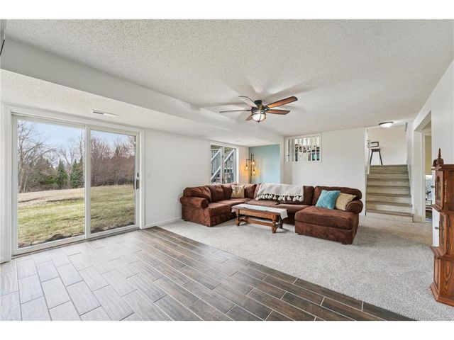 848 Mcdiarmid Drive, Hudson, WI 54016