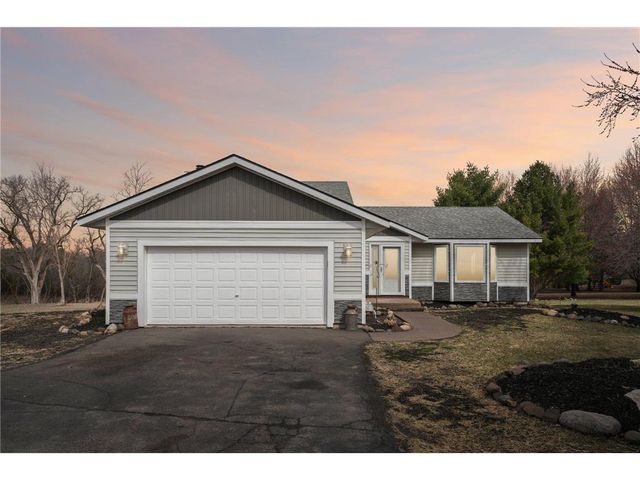 848 Mcdiarmid Drive, Hudson, WI 54016