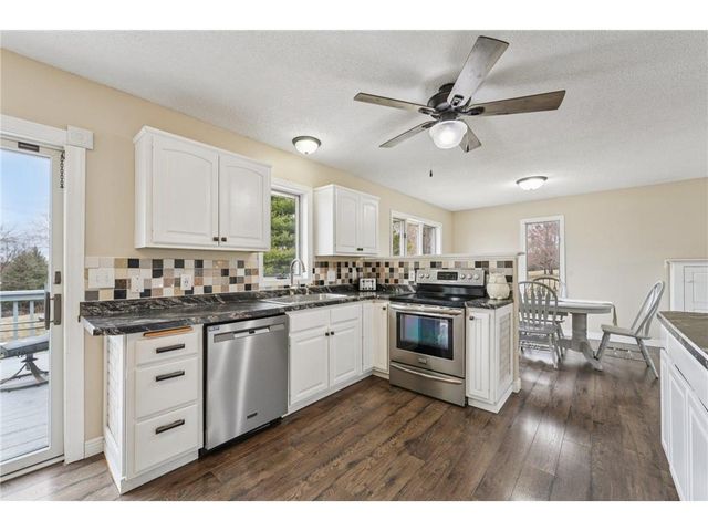 848 Mcdiarmid Drive, Hudson, WI 54016