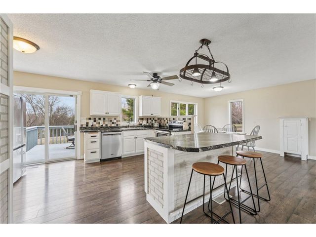 848 Mcdiarmid Drive, Hudson, WI 54016