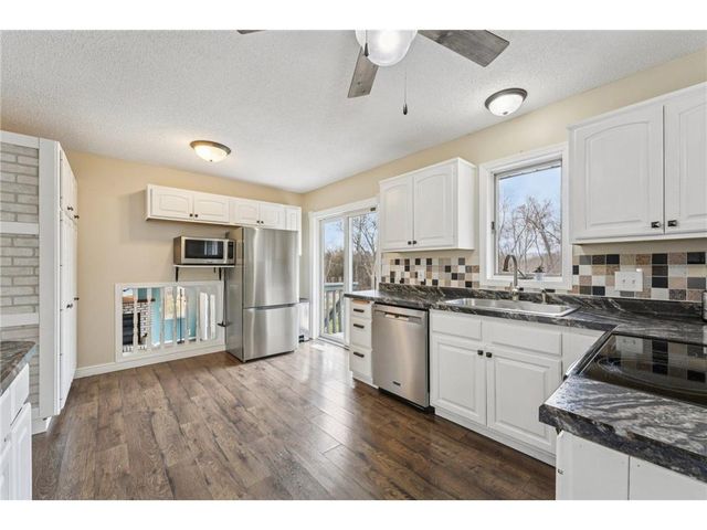 848 Mcdiarmid Drive, Hudson, WI 54016