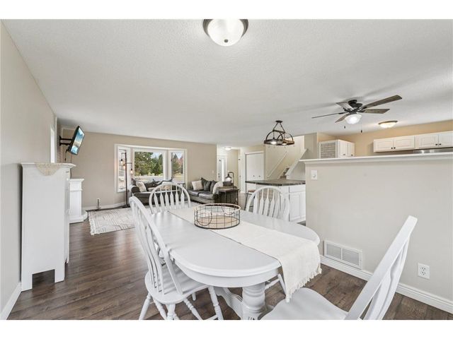 848 Mcdiarmid Drive, Hudson, WI 54016