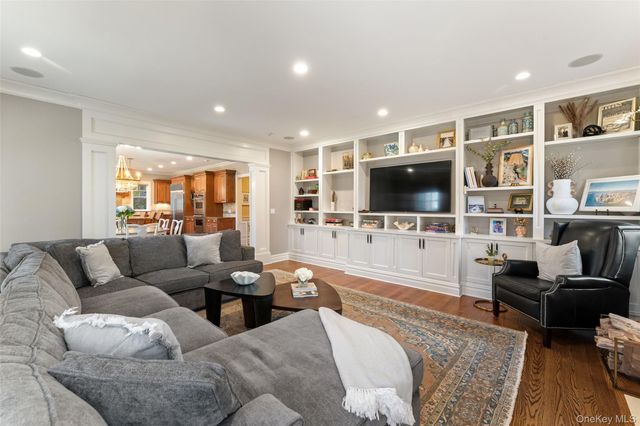 33 Wynmor Road, Scarsdale, NY 10583