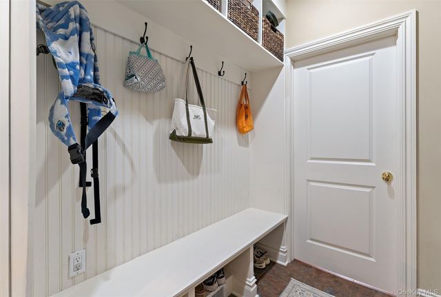 33 Wynmor Road, Scarsdale, NY 10583