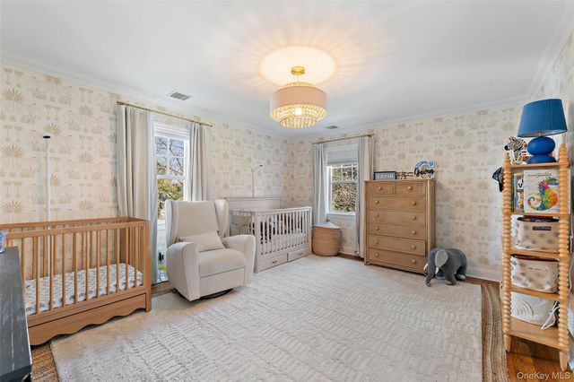 33 Wynmor Road, Scarsdale, NY 10583