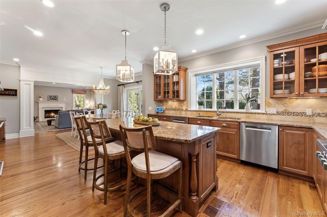 33 Wynmor Road, Scarsdale, NY 10583