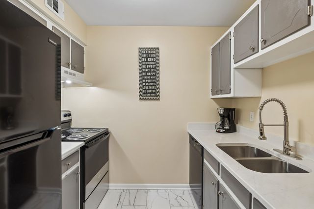 370 Wallace Rd Apt A28, Nashville, TN 37211