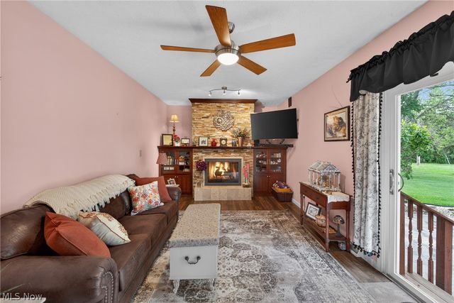 386 Tulip Trail, Wadsworth, OH 44281