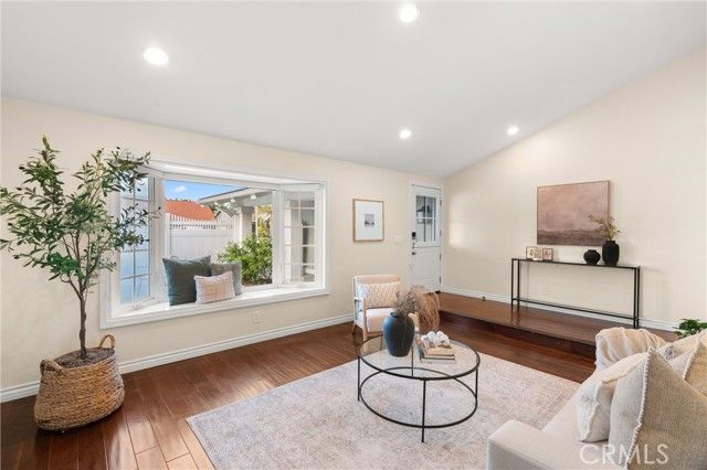 8592 Larkport Drive, Huntington Beach, CA 92646