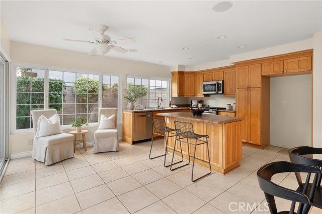 8592 Larkport Drive, Huntington Beach, CA 92646