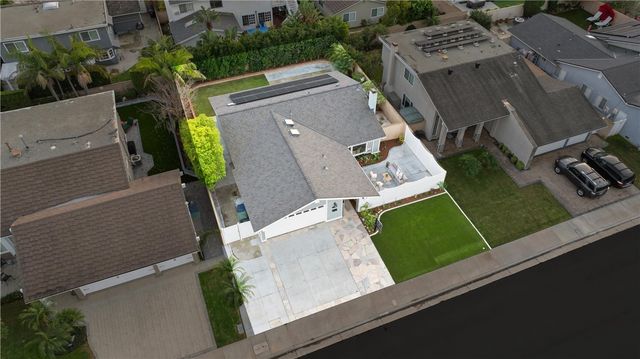 8592 Larkport Drive, Huntington Beach, CA 92646