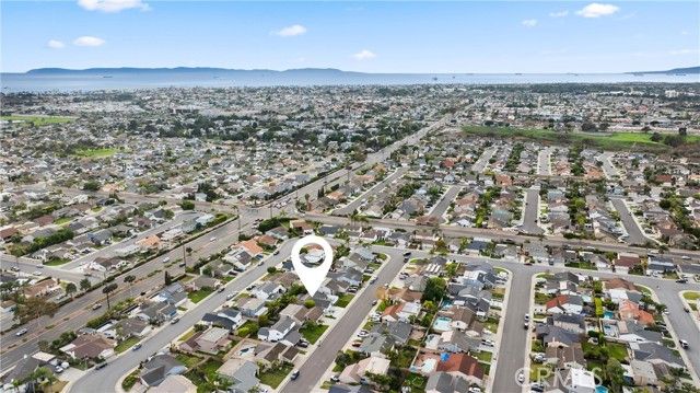 8592 Larkport Drive, Huntington Beach, CA 92646