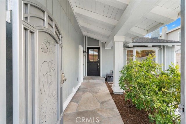 8592 Larkport Drive, Huntington Beach, CA 92646