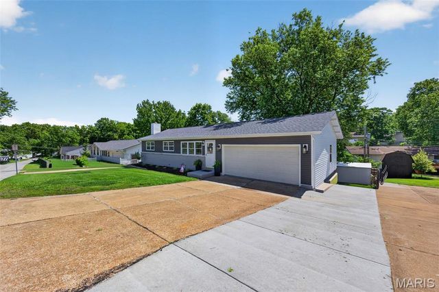 1076 Deborah Drive, Arnold, MO 63010
