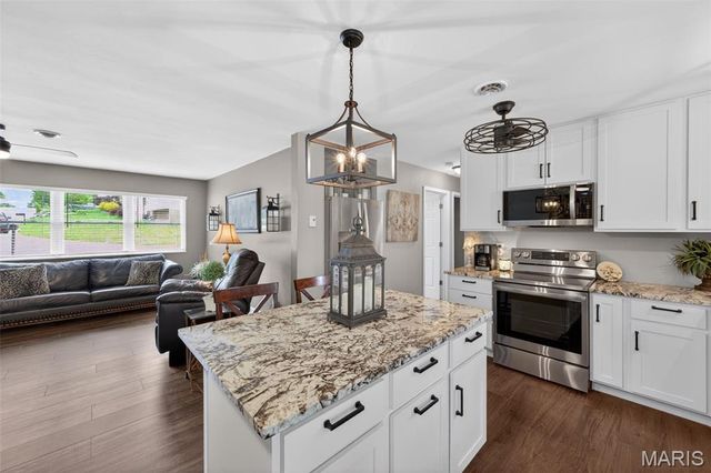 1076 Deborah Drive, Arnold, MO 63010
