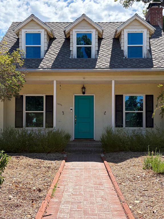 Image 1 of property listing at 1412 N Vagedes Avenue, Fresno, CA 93728