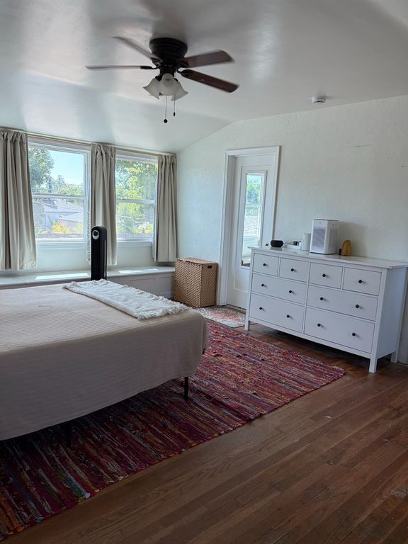 Image 15 of property listing at 1412 N Vagedes Avenue, Fresno, CA 93728