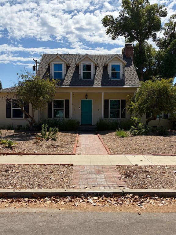 Image 2 of property listing at 1412 N Vagedes Avenue, Fresno, CA 93728