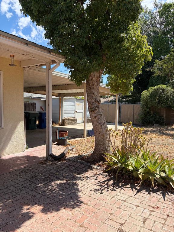 Image 20 of property listing at 1412 N Vagedes Avenue, Fresno, CA 93728
