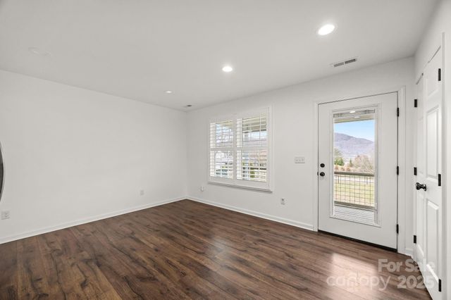 18 Trillium Meadows Lane, Hendersonville, NC 28792