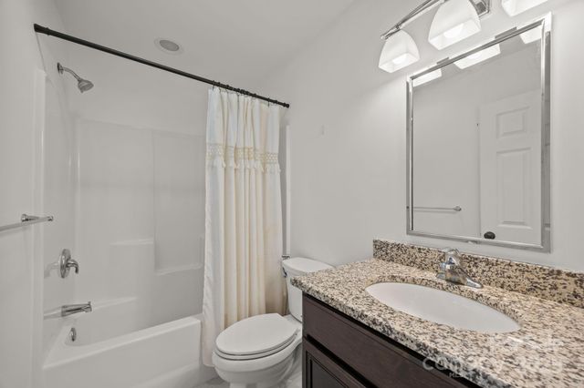 18 Trillium Meadows Lane, Hendersonville, NC 28792