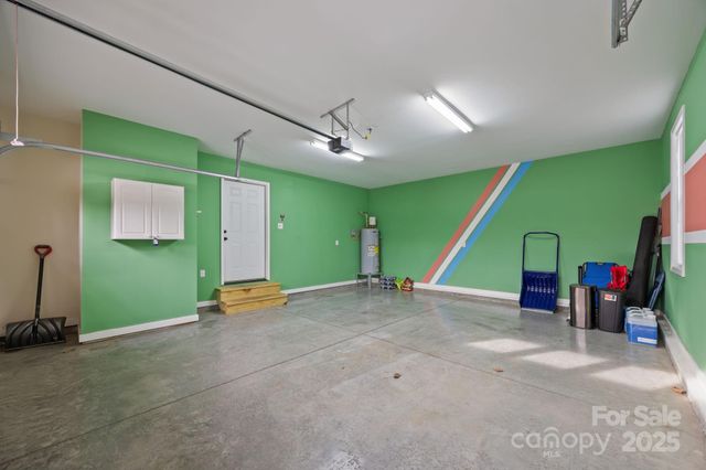 18 Trillium Meadows Lane, Hendersonville, NC 28792