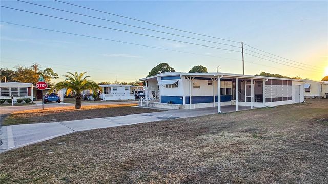 5227 BETTY STREET, Zephyrhills, FL 33542