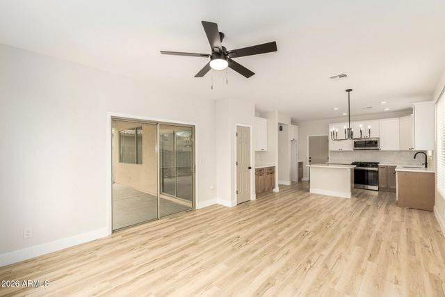 39912 N THUNDER HILLS Lane, Phoenix, AZ 85086