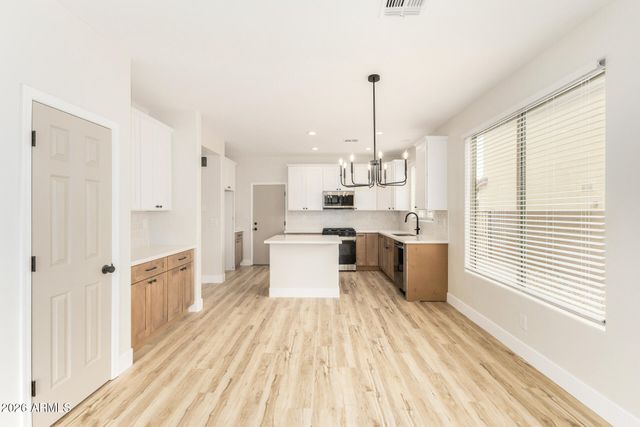 39912 N THUNDER HILLS Lane, Phoenix, AZ 85086