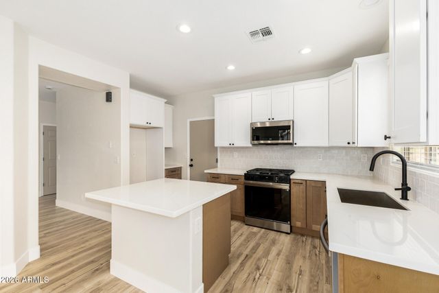 39912 N THUNDER HILLS Lane, Phoenix, AZ 85086