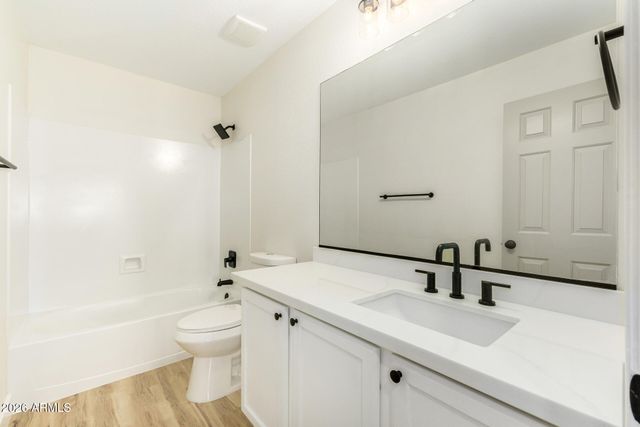 39912 N THUNDER HILLS Lane, Phoenix, AZ 85086