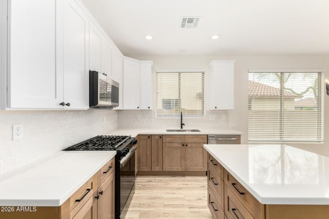 39912 N THUNDER HILLS Lane, Phoenix, AZ 85086