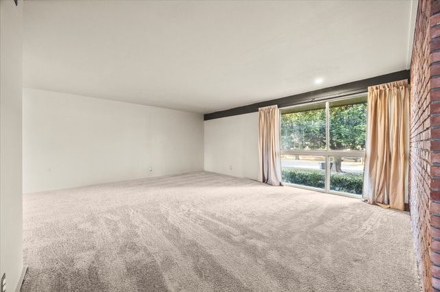 5121 Meadowbrook Drive, Greenville, TX 75402