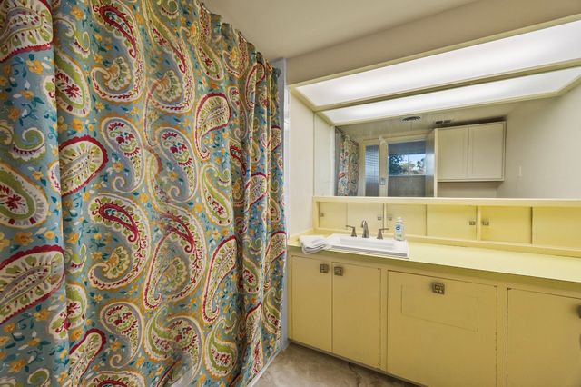 5121 Meadowbrook Drive, Greenville, TX 75402