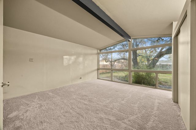 5121 Meadowbrook Drive, Greenville, TX 75402