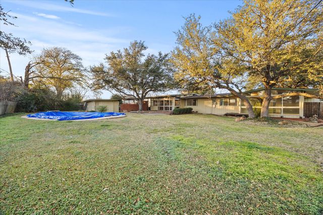 5121 Meadowbrook Drive, Greenville, TX 75402