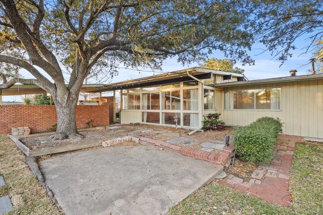 5121 Meadowbrook Drive, Greenville, TX 75402