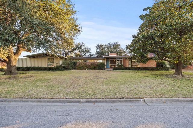 5121 Meadowbrook Drive, Greenville, TX 75402