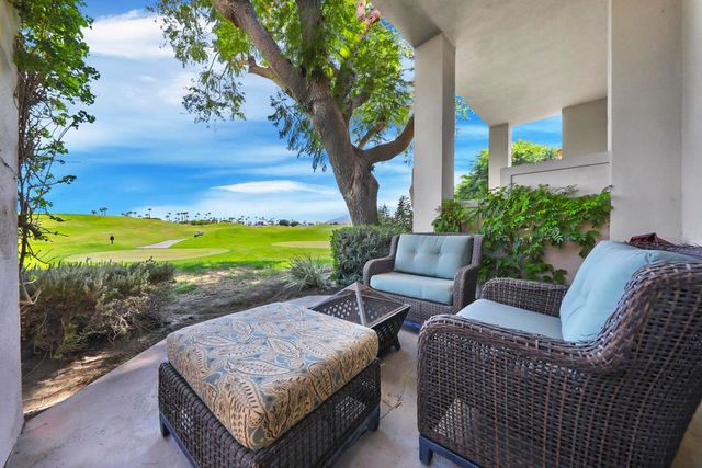 54446 Oaktree, La Quinta, CA 92253