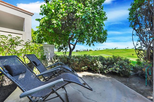 54446 Oaktree, La Quinta, CA 92253
