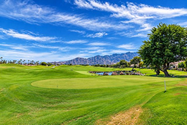 54446 Oaktree, La Quinta, CA 92253