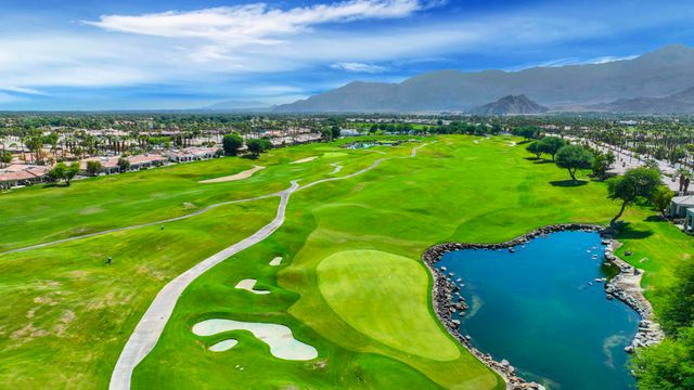 54446 Oaktree, La Quinta, CA 92253