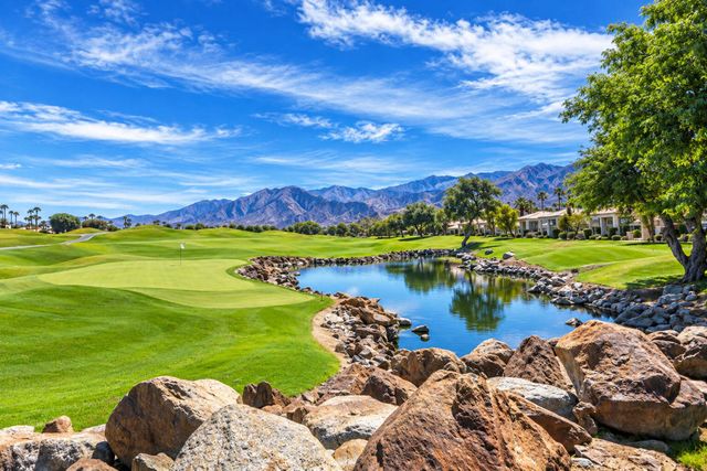 54446 Oaktree, La Quinta, CA 92253