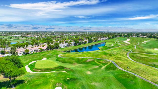 54446 Oaktree, La Quinta, CA 92253