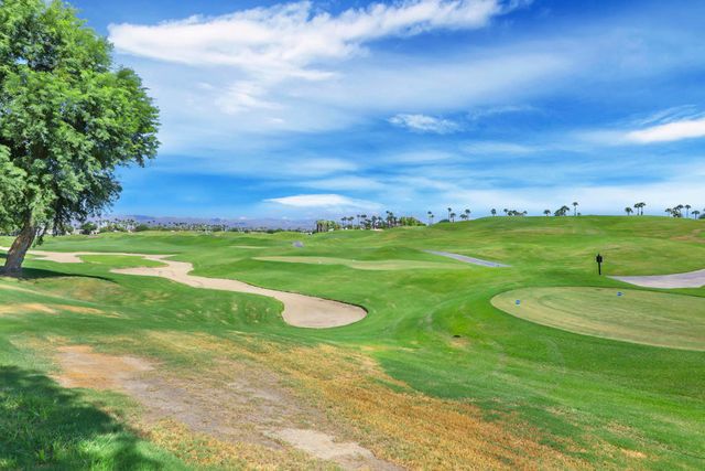 54446 Oaktree, La Quinta, CA 92253